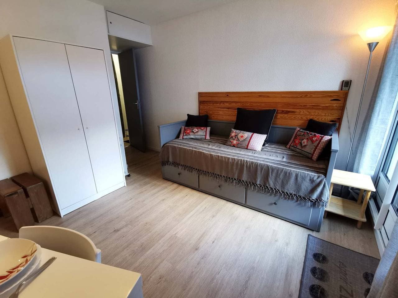 Foto 3 von 16: Gemütliche 2-Zimmer-Kabine, 100m zur Skischule, neue Küche, Balkon, 4 Schlafplätze, keine Haustiere