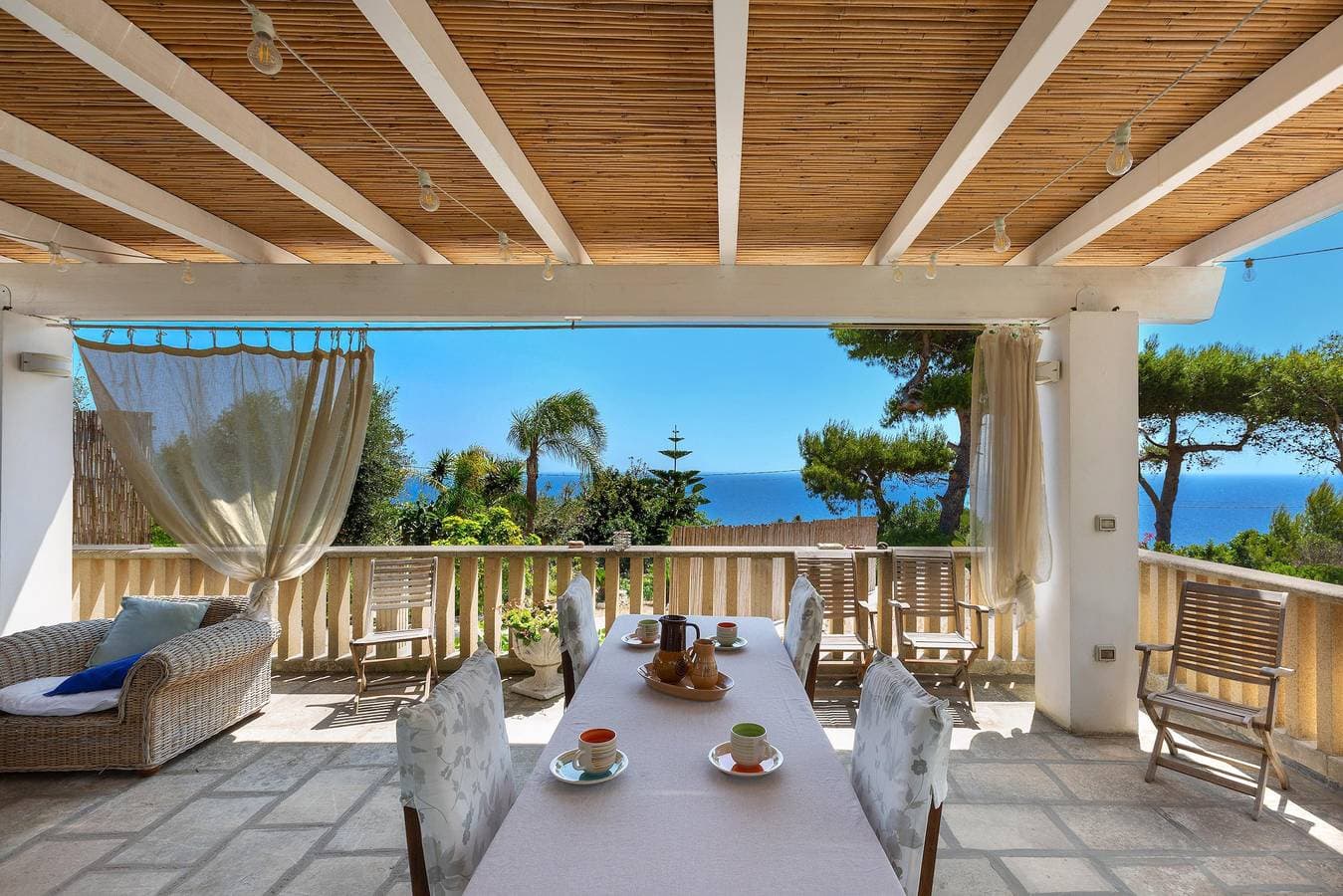 Foto 9 von 65: Villa für 8 Personen mit Terrasse
