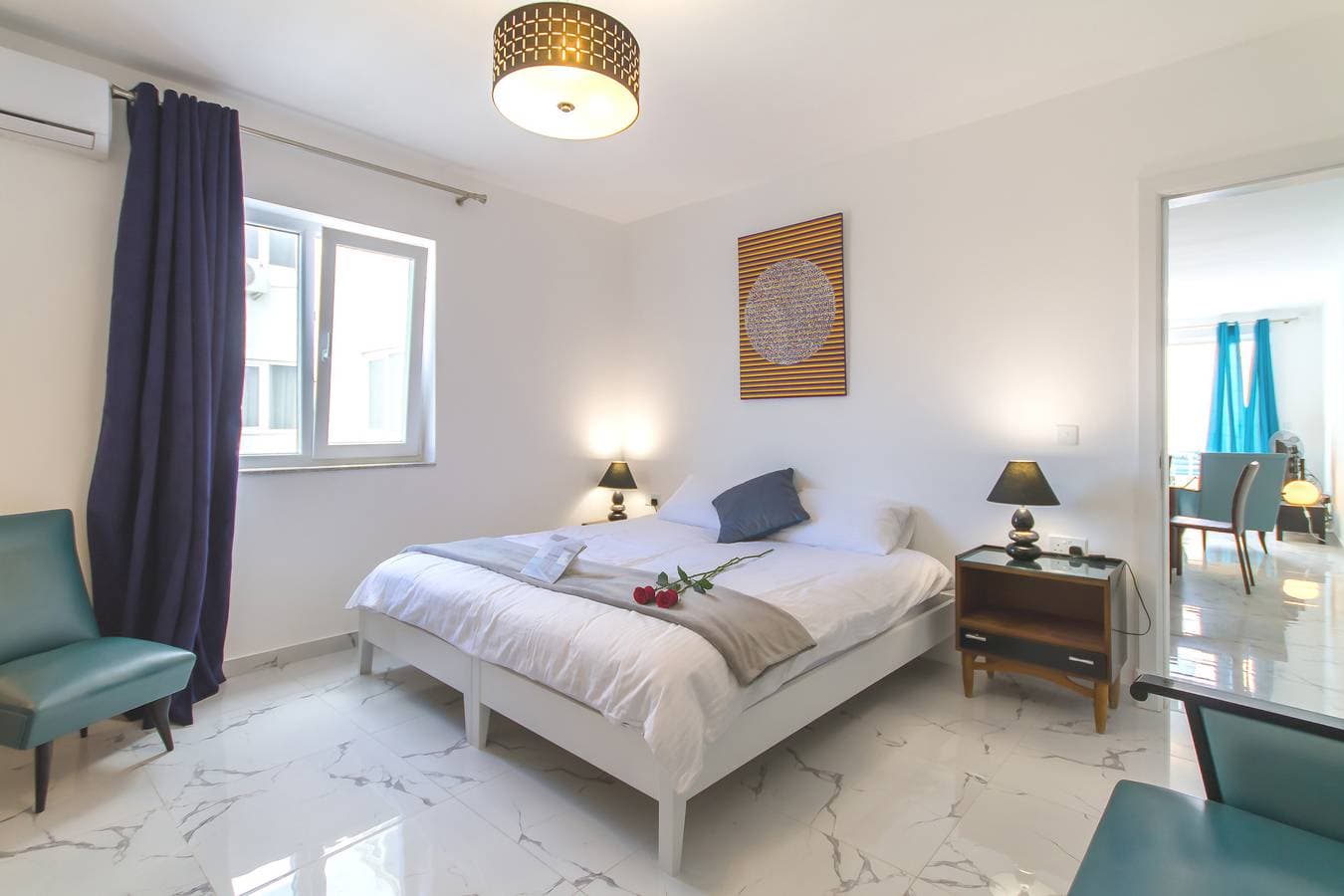 Foto 4 von 26: A Sunny Penthouse Modern 2 bdr - Sliema