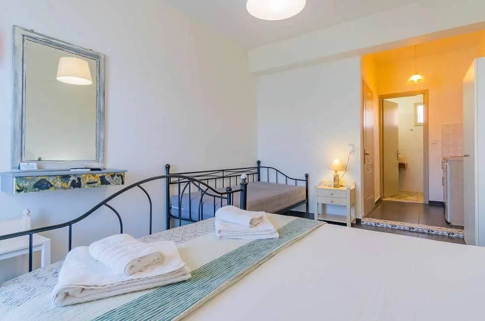 Foto 7 von 23: Elounda Christina Boutique Studios, Near the Sea