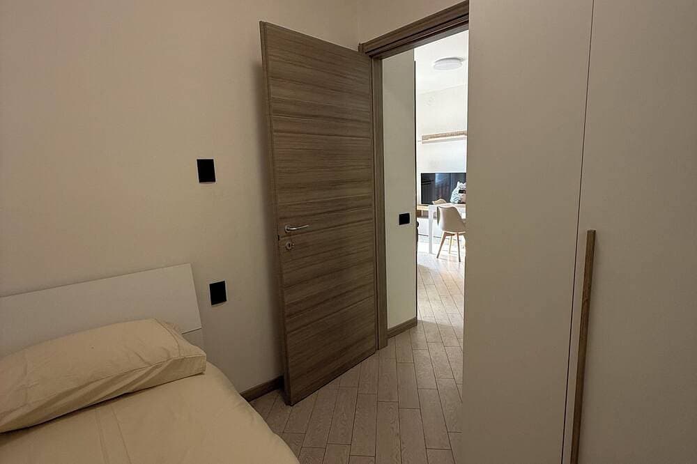 Foto 3 von 8: La Dimora del Lago d'Iseo - Apartment with stunning lake view terrace