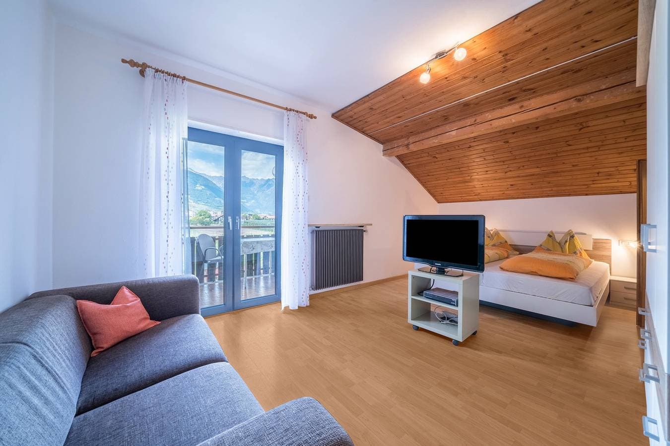 Apartment Tschigat Leilichhof 1