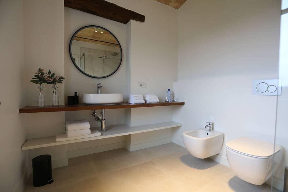 Foto 12 von 30: Luxury home with pool and spectecular views