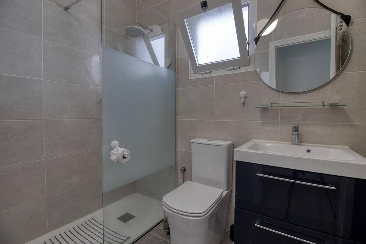 Foto 5 von 38: Four-Bedroom Apartment with Balcony