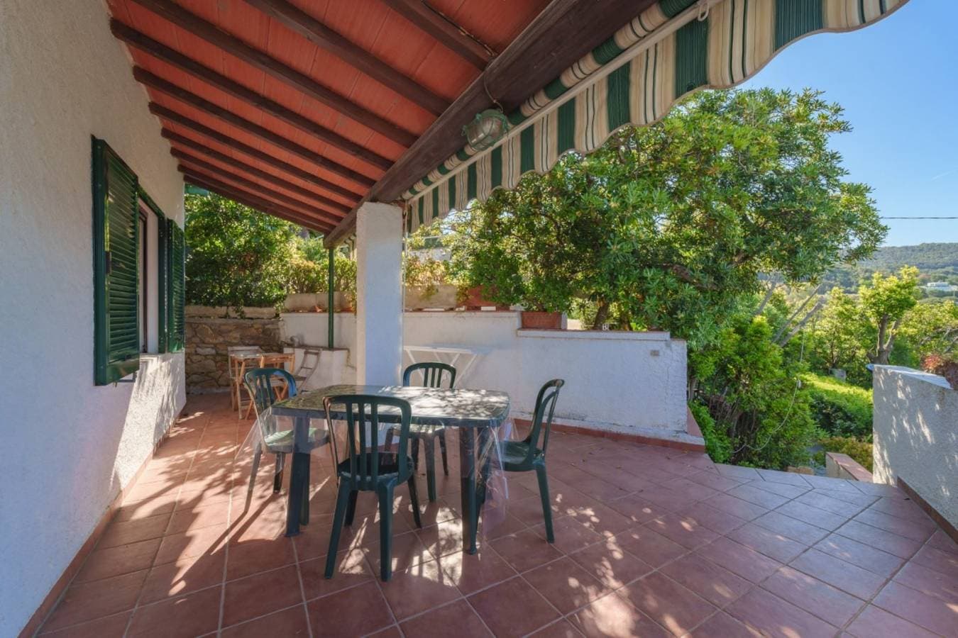 Foto 13 von 28: Ferienwohnung für 4 Personen mit Terrasse