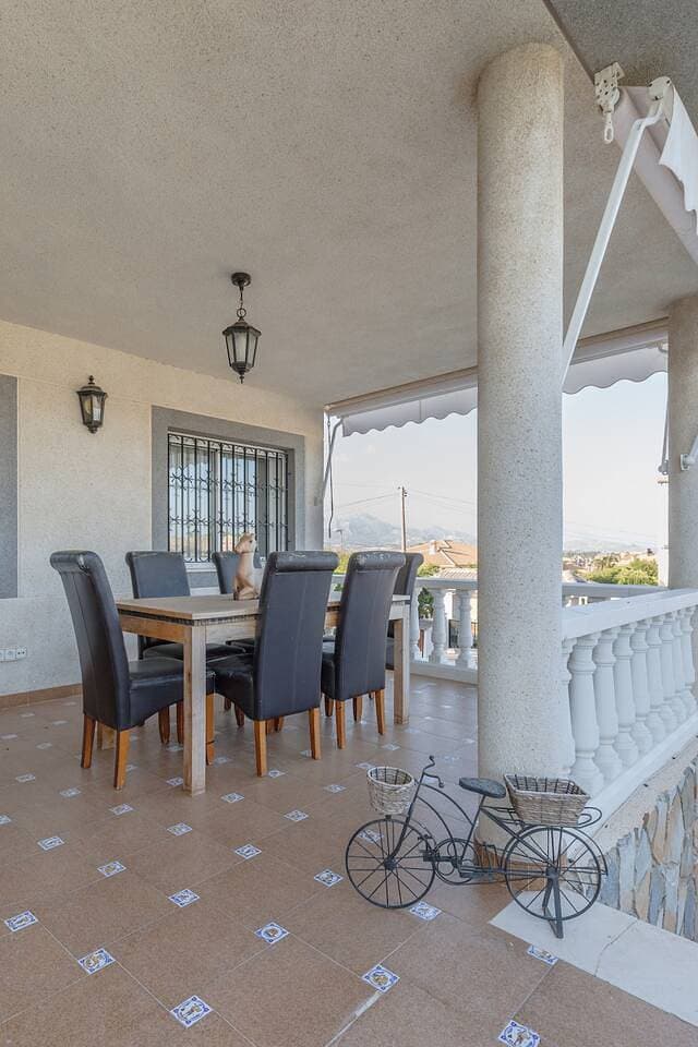 Foto 11 von 37: Villa für 12 Personen mit Terrasse