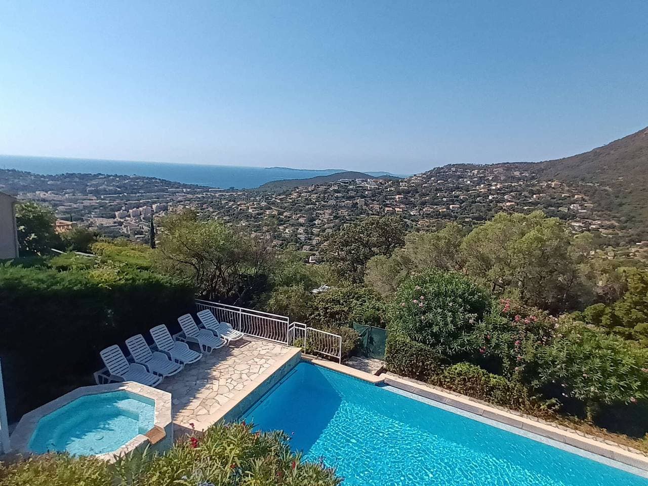 Foto 3 von 19: Villa in Cavalaire-sur-Mer mit Pool, Sauna, Parkplatz und Haustiere erlaubt