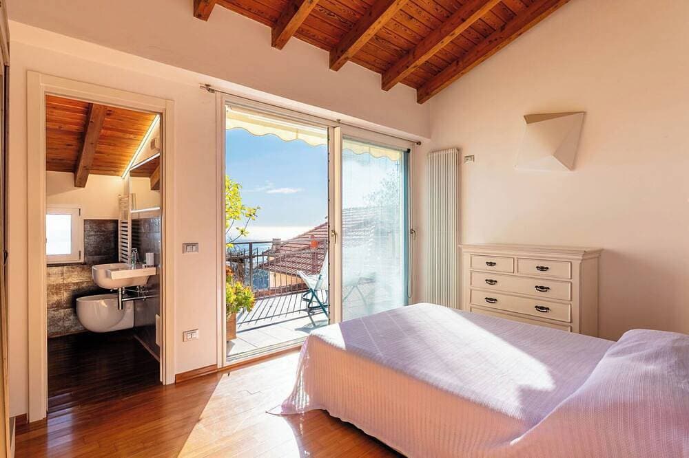 Foto 11 von 30: Atemberaubendes  Ferienhaus für 6 Gäste mit Klimaanlage,  W-Lan und Terrasse