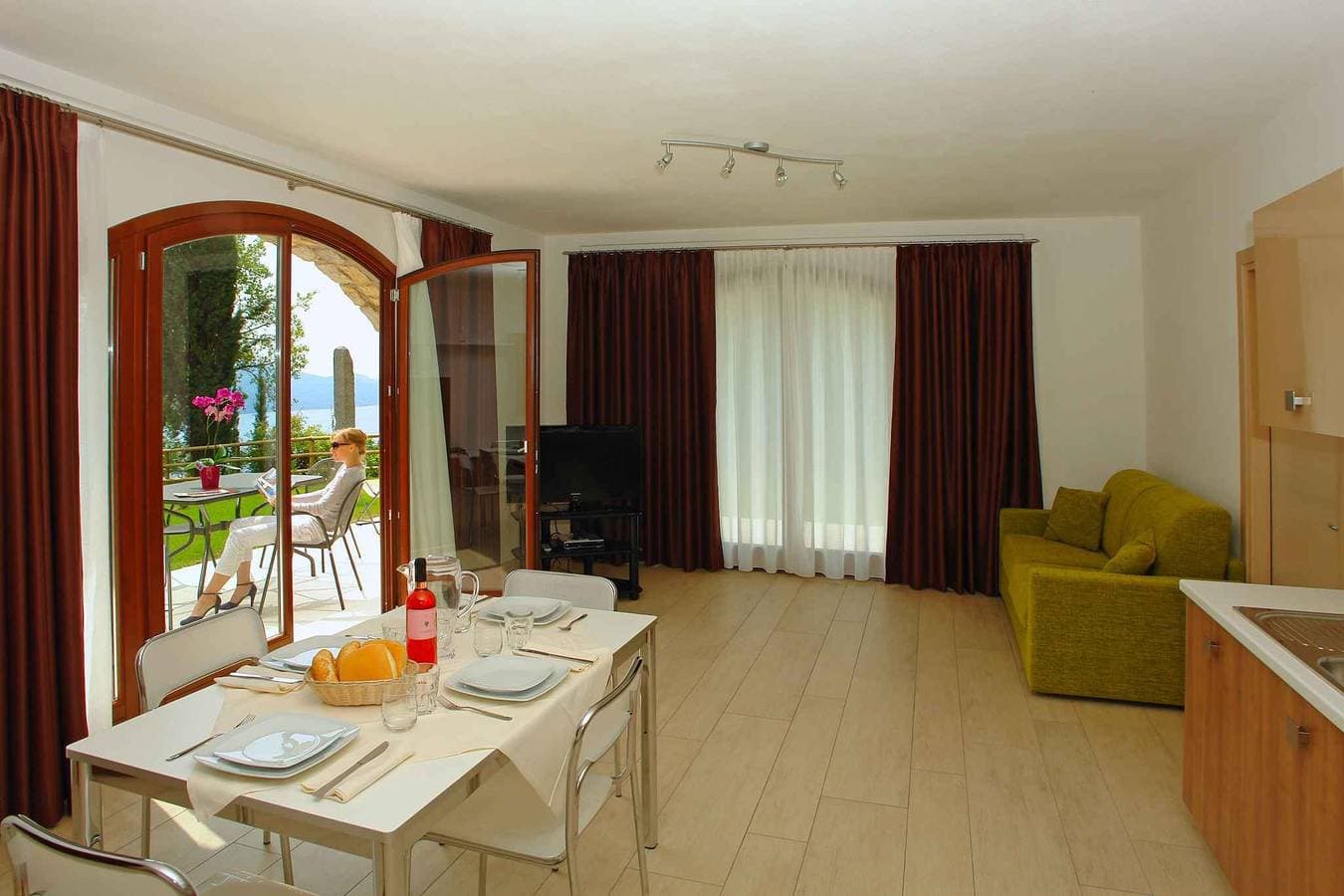 Foto 7 von 21: Ferienwohnung mit Blick auf den Gardasee
