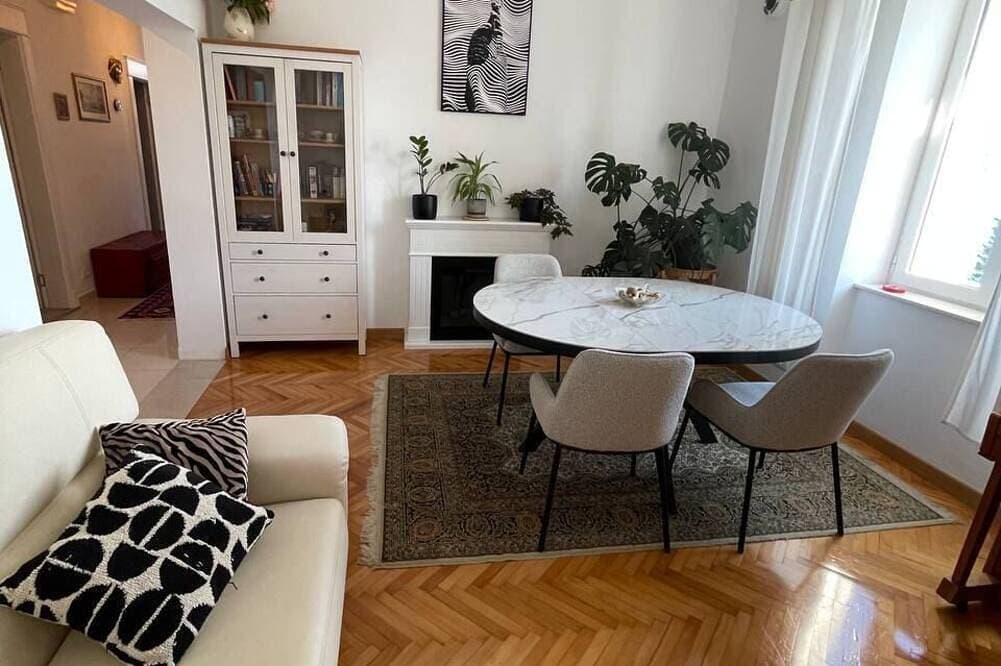 Foto 13 von 30: Charmante Retro-Wohnung mit Meerblick – strandnah im historischen Herceg-Novi