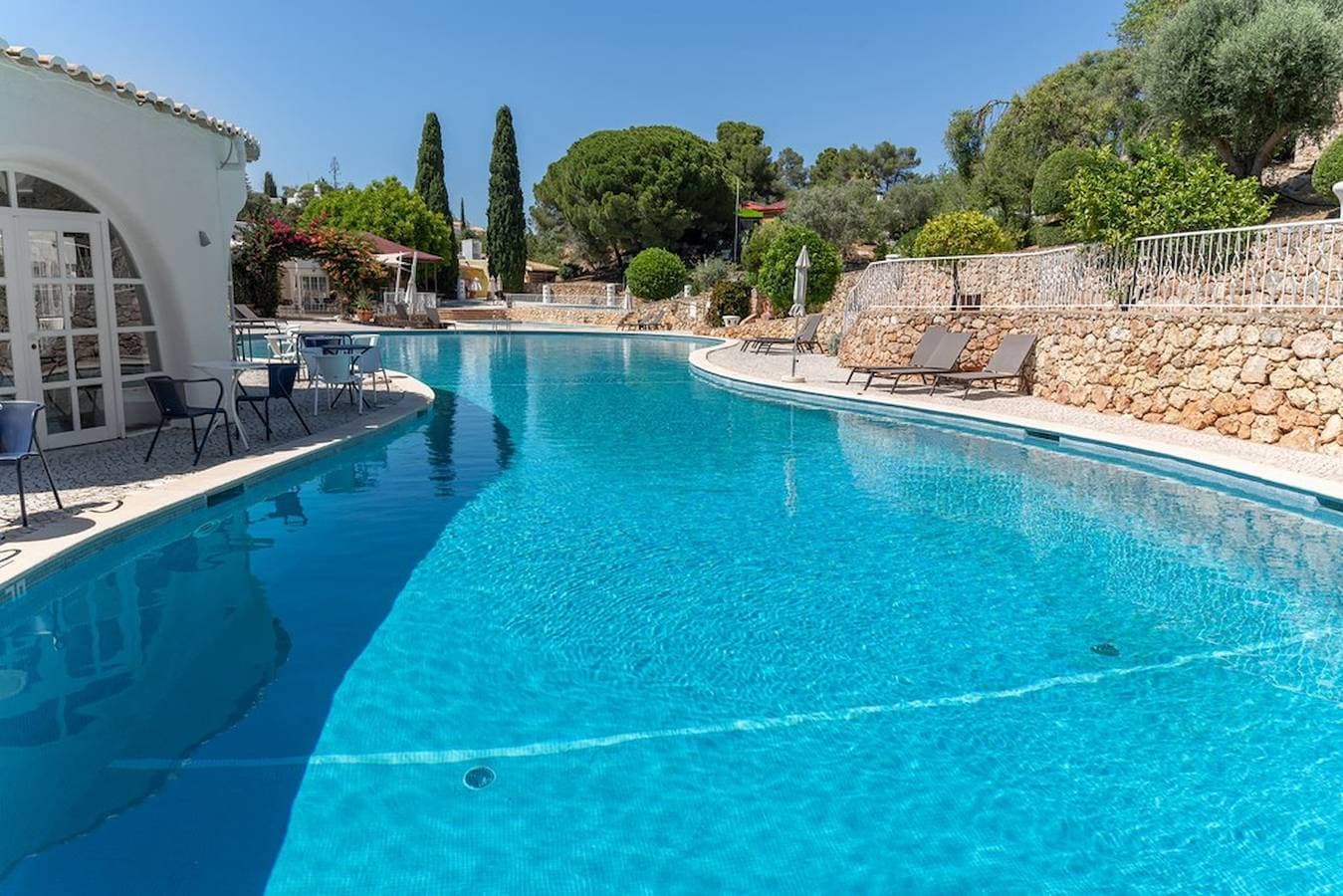 Foto 5 von 22: C22 Quinta do paraiso · Superbly Appointed And Fur