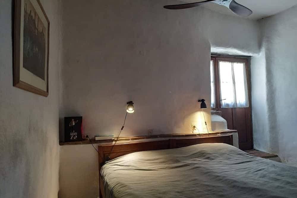 Foto 2 von 30: Wunderschön gelegenes authentisches Ferienhaus aus Naturstein mit kleinem Pool