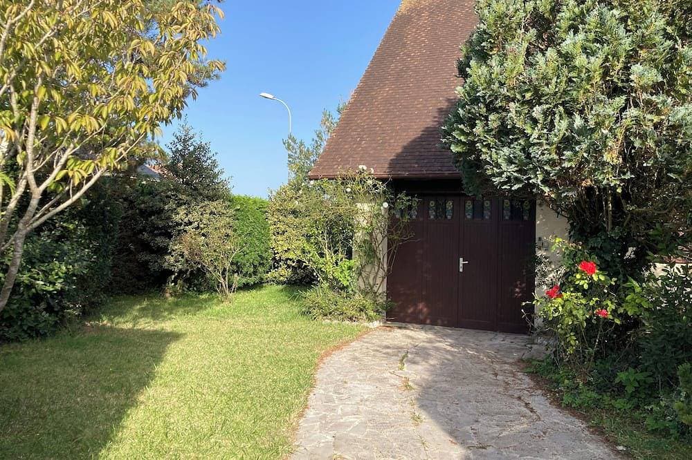 Family home close to the sea ideal for several families 1