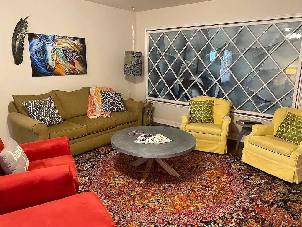 Foto 7 von 13: Horsefeathers 🐾 pet friendly funky comfort