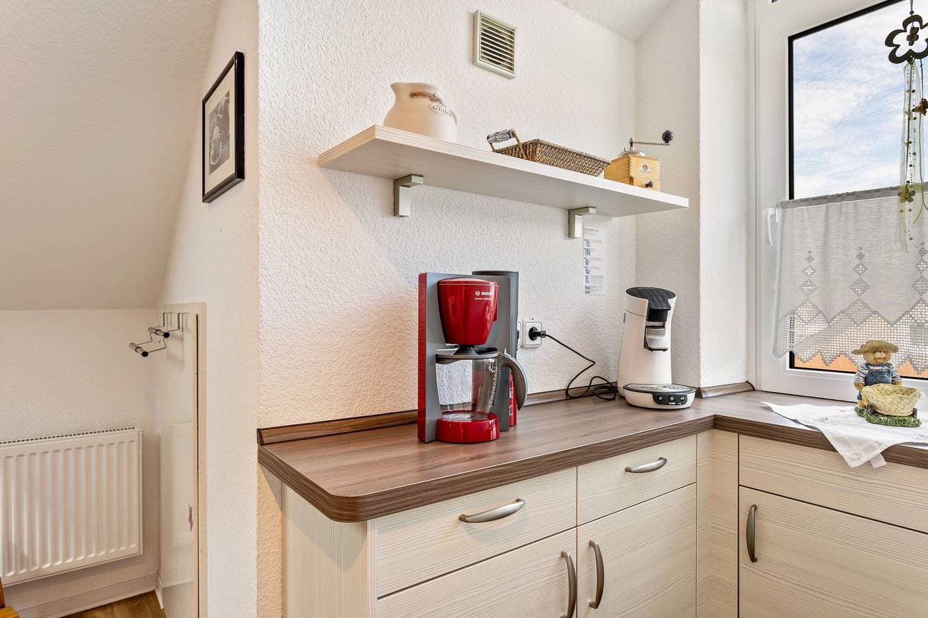 Foto 7 von 21: "Ferienwohnung Ausblick" mit Bergblick, Sitzecke im Garten und WLAN