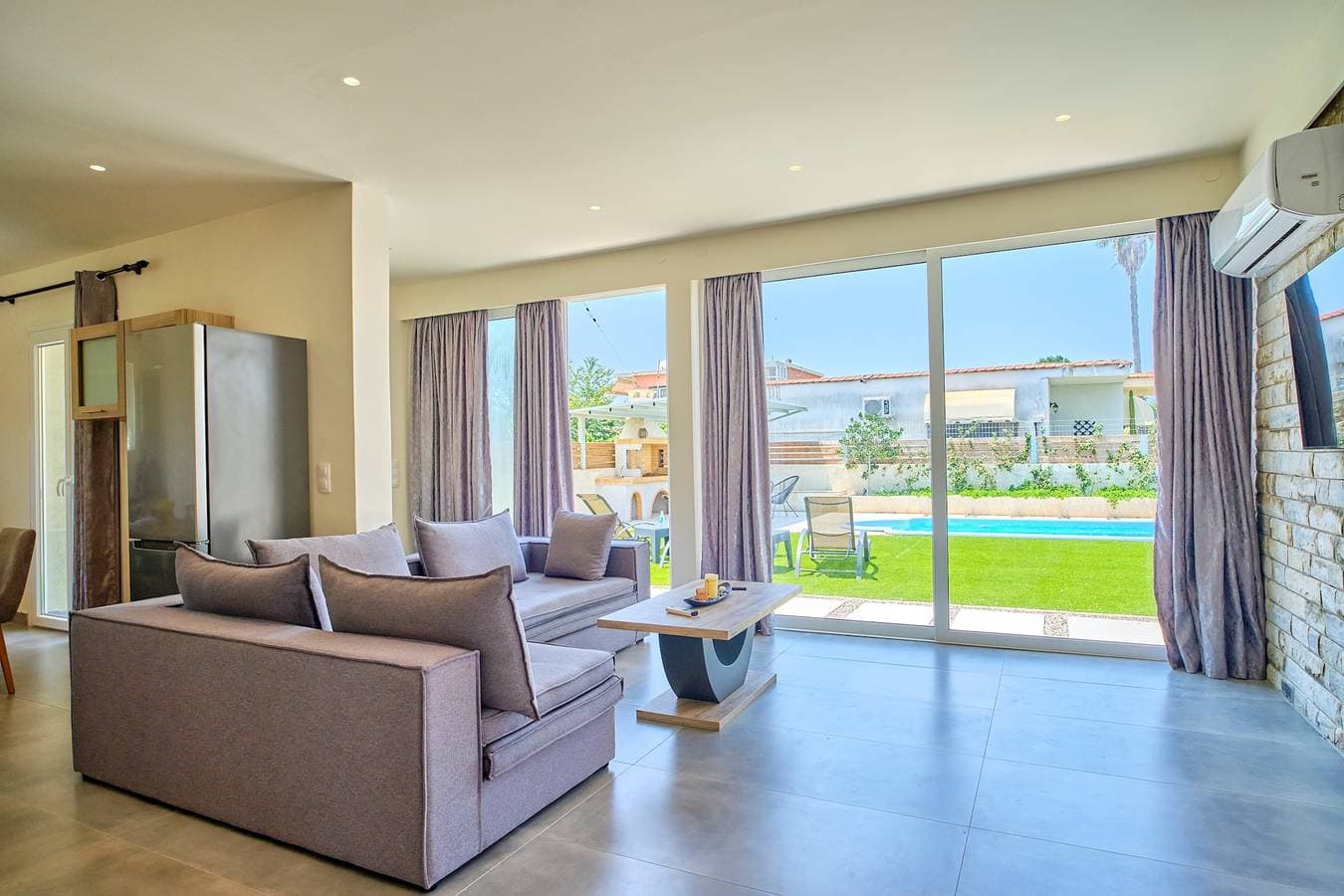 Foto 7 von 28: Villa für 4 Personen mit Pool