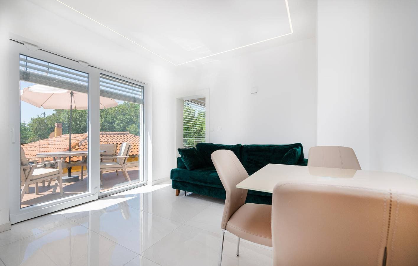 Foto 6 von 35: Gemütliche Ferienwohnung mit Pool, Terrasse und WLAN in der Nähe des Stadtzentrums von Raša