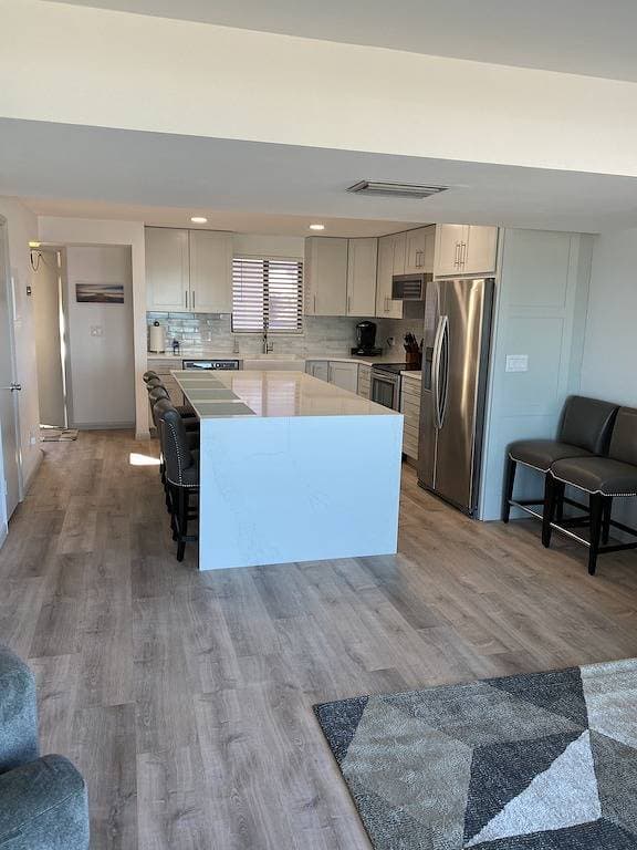 Foto 4 von 39: Oceanfront Luxury- Sand & Sea with a Modern Appeal