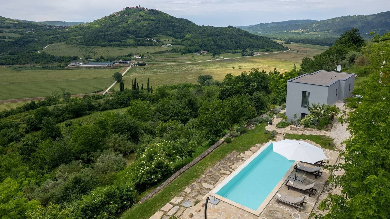 Foto 6 von 32: Spektakuläre Villa Majestic Eye mit Infinity-Pool