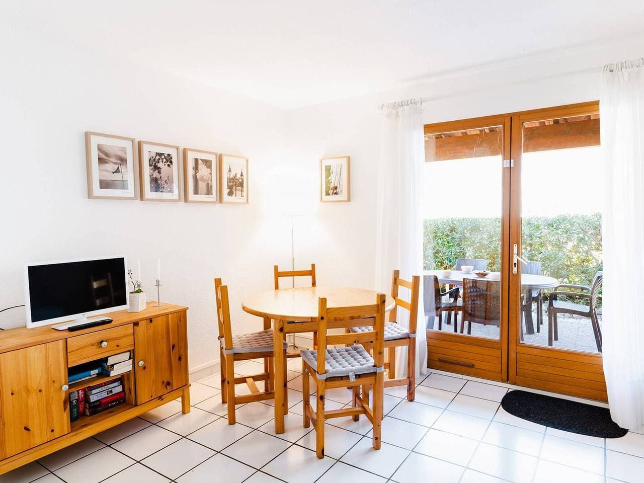 Foto 2 von 17: Gemütliches Ferienhaus mit Terrasse, 3 Zimmer, 6 Schlafplätze, Narbonne-Plage