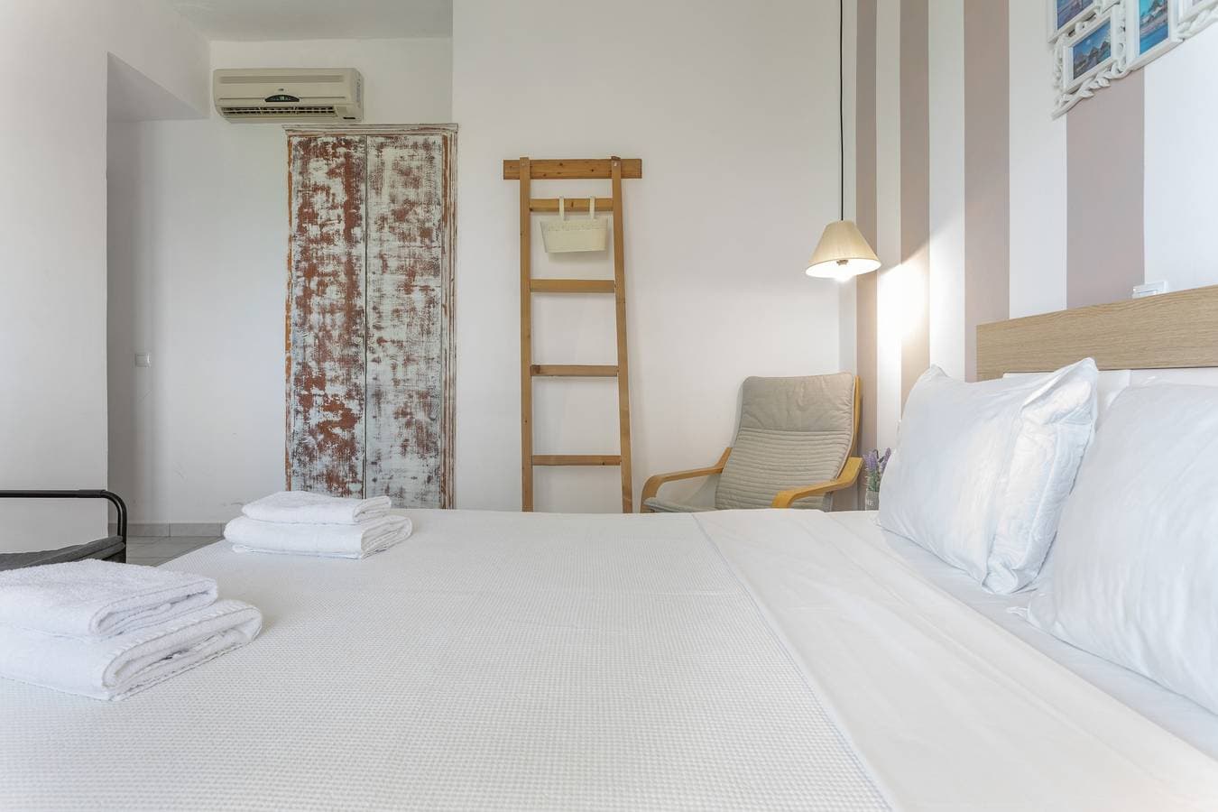Foto 13 von 34: Ferienwohnung 'Bel Momento - Familienzimmer' mit Meerblick, Wi-Fi und Klimaanlage