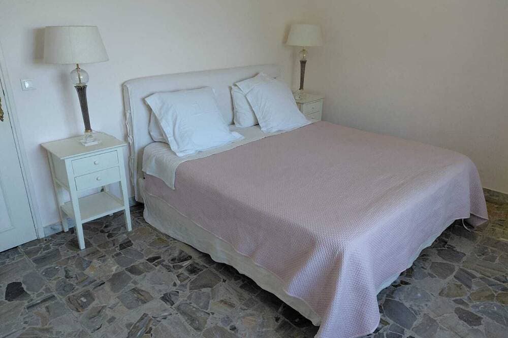 Foto 2 von 21: Schönes Anwesen auf einem privaten Landgut mit überdachtem oder offenem Pool