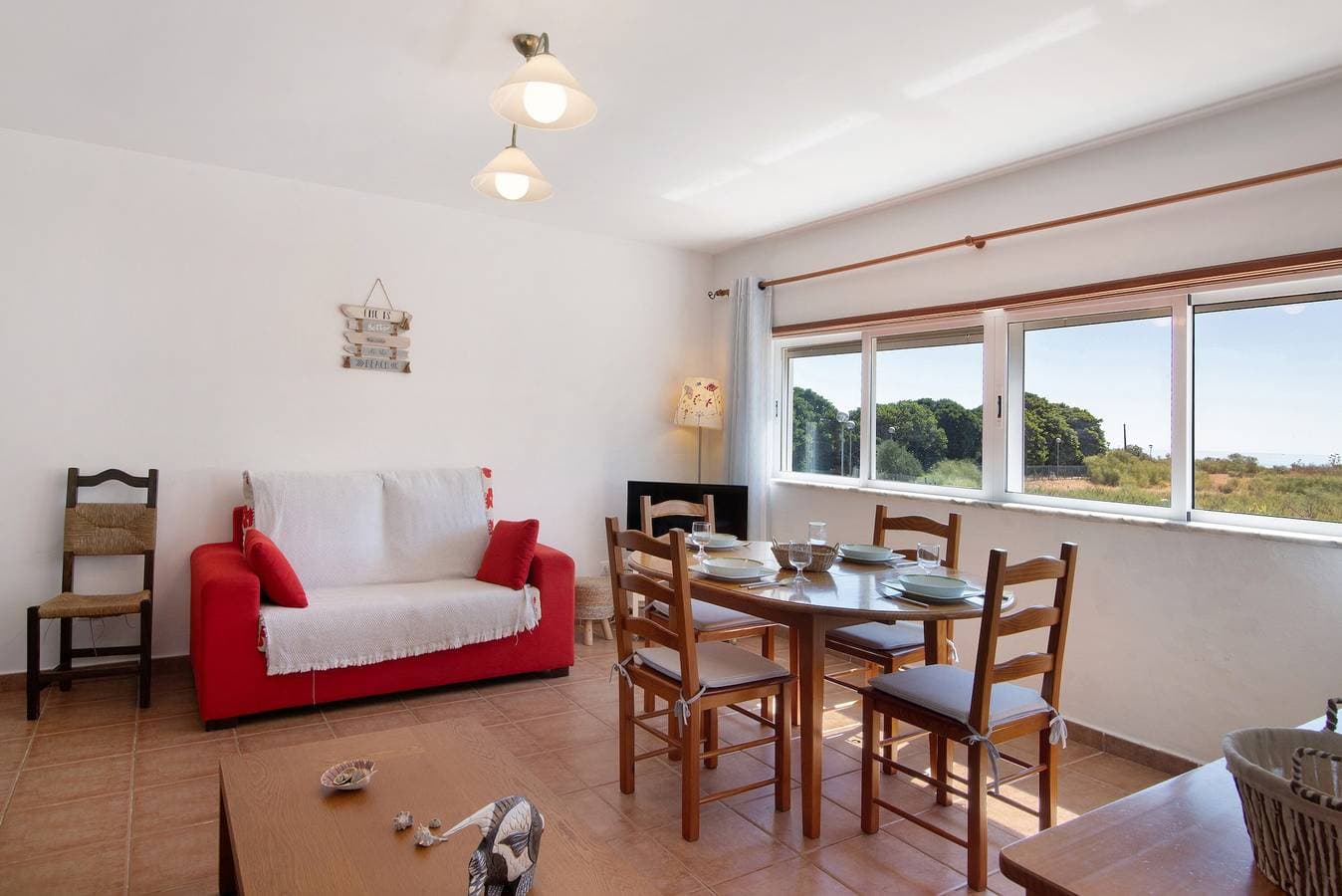 Foto 2 von 20: Ferienwohnung 'Lota Beach' mit Balkon und Klimaanlage