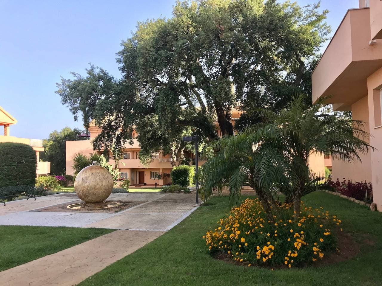 Foto 4 von 17: Ferienwohnung 'Elviria Gardens' mit Gemeinschaftspool, Wi-Fi und Klimaanlage