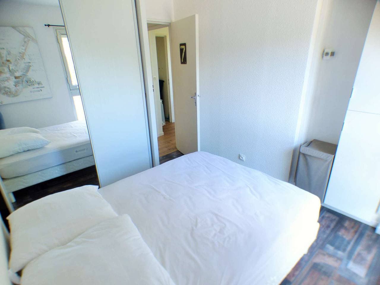 Foto 9 von 10: Renovierte Wohnung, Residenz mit Swimmingpool im Dorf Saint Mandrier