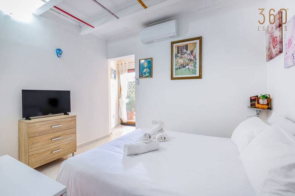 Foto 8 von 26: Modern Studio Apt with Private Terrace in Sliema