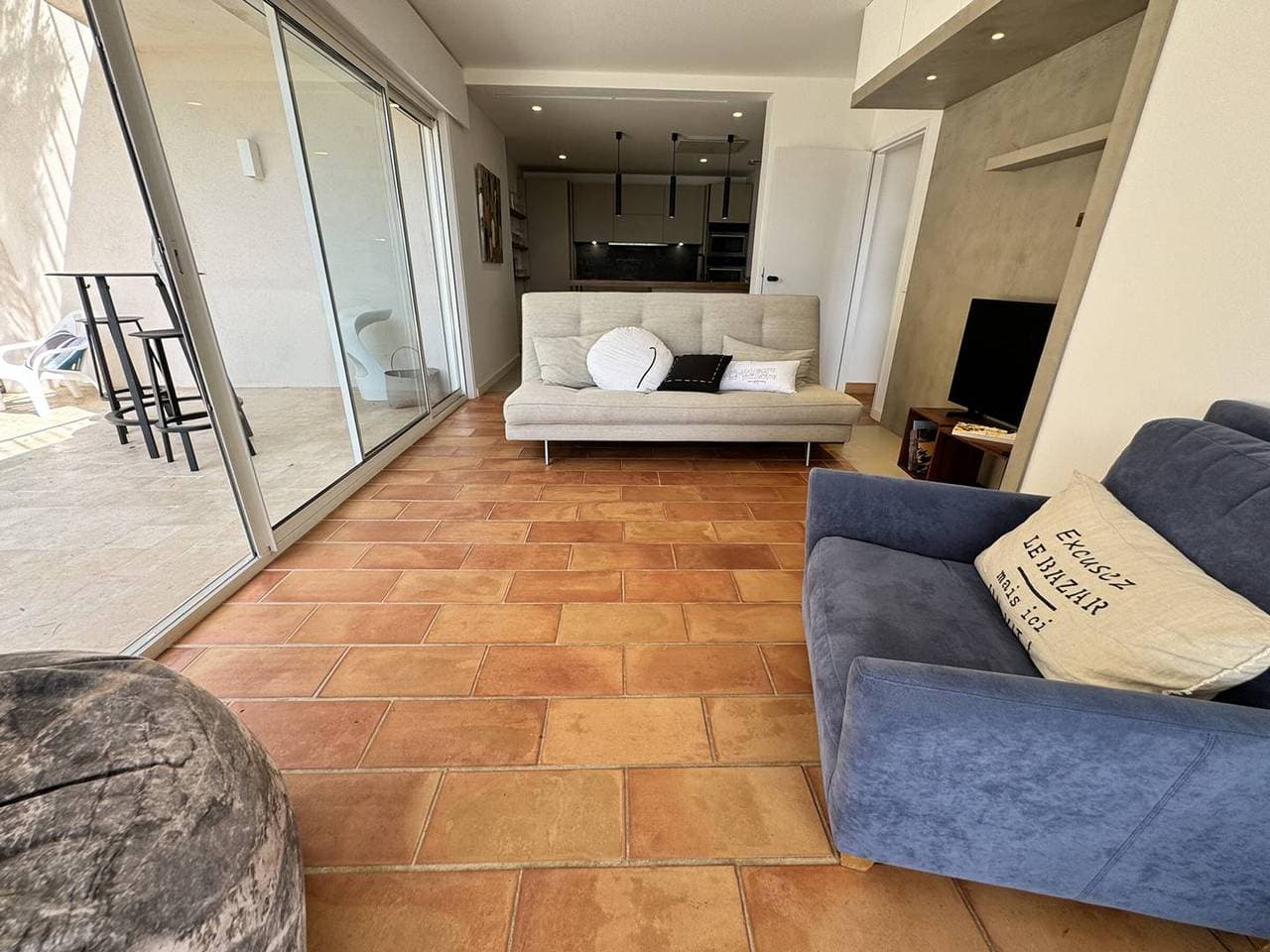 Foto 4 von 28: Renovierte Villa nahe Gigaro-Strand, Meerblick, Terrasse