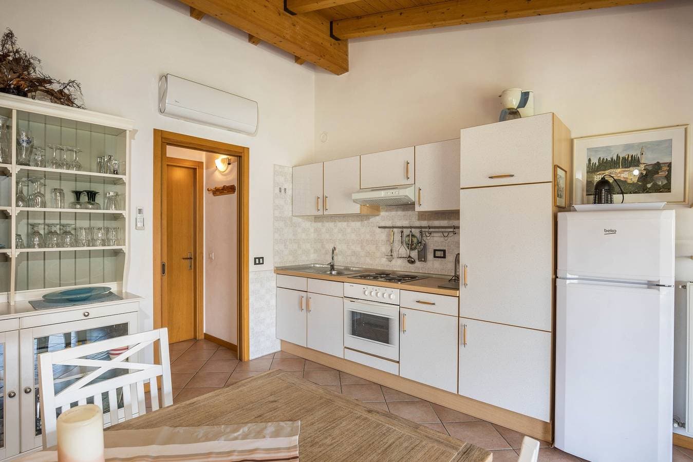 Foto 7 von 30: Apartment 'Lazise Colá' mit Gemeinschaftspool, privater Terrasse und Klimaanlage