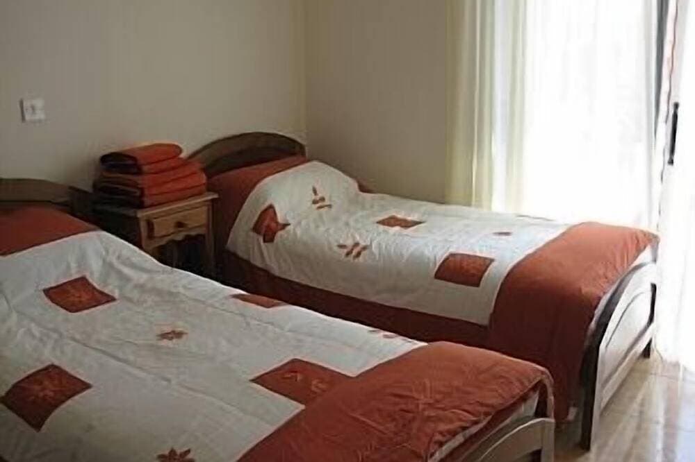 Foto 2 von 28: Schöne Ferienvilla mit Pool in Gräbern der Könige