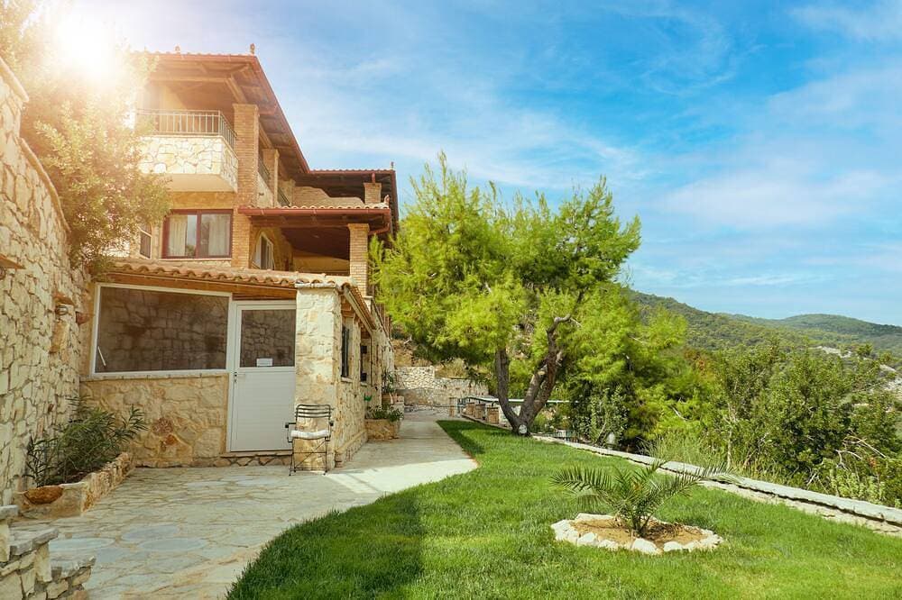 Foto 5 von 14: Villas Cavo Marathia - Studio mit Panorama-Meerblick und Pool in Traumlage