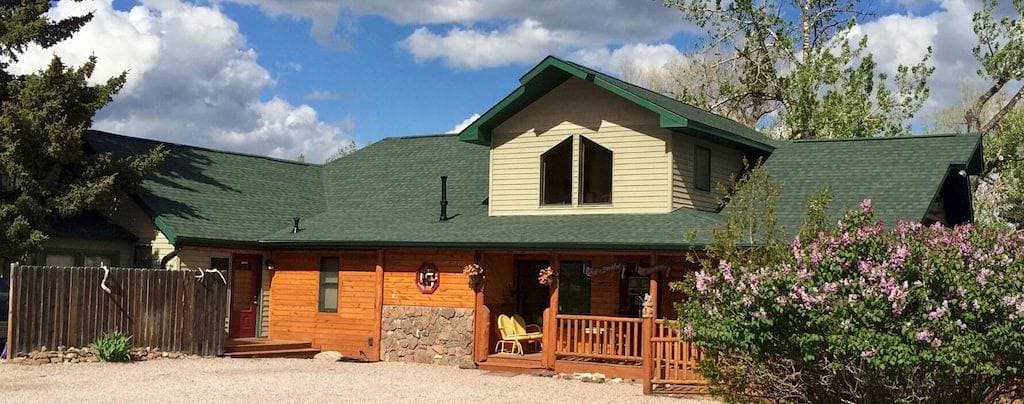 Foto 8 von 13: Mountain Peaks Inn, Old Baldy Mtn Suite, Downtown Hill City