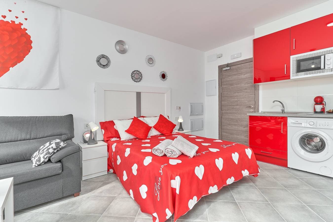 Foto 10 von 23: Einzimmerapartment "Nerja Boutique Deluxe 103" mit Gemeinschaftspool und WLAN