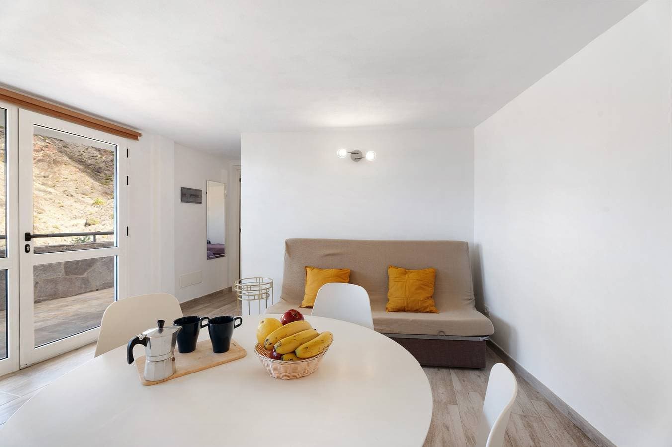 Foto 10 von 30: Vv La Era mit Meerblick, privater Terrasse, WLAN und Klimaanlage
