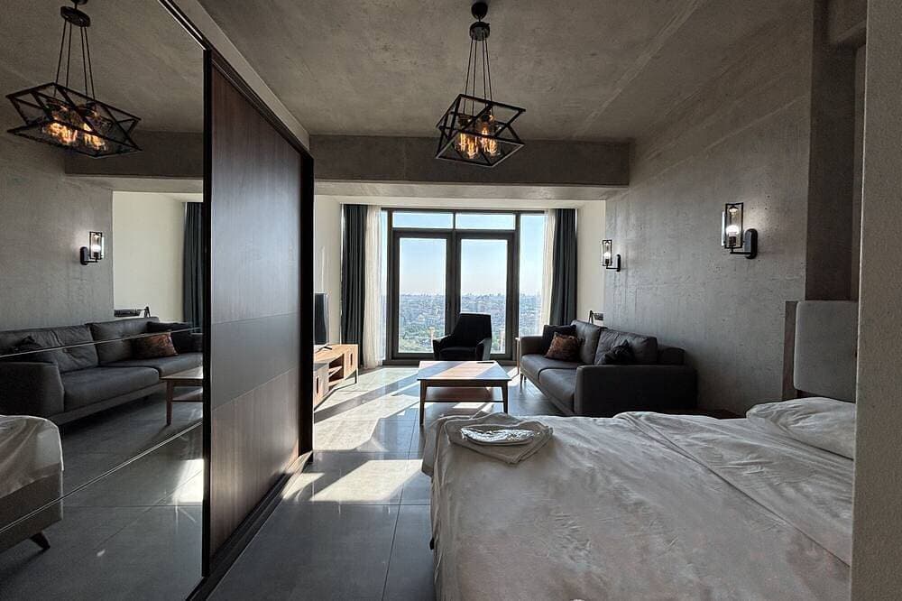 Foto 6 von 23: Queen Bomonti Studio | Panoramic City Living