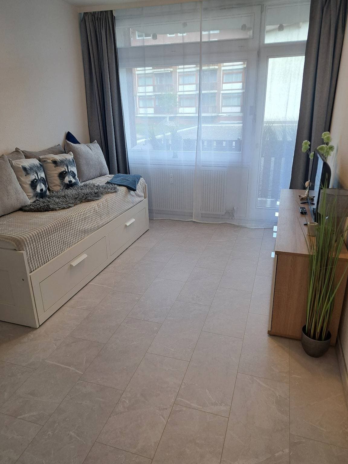Foto 7 von 31: The Raccoon Cave“ – Apartment mit Balkon & Pool