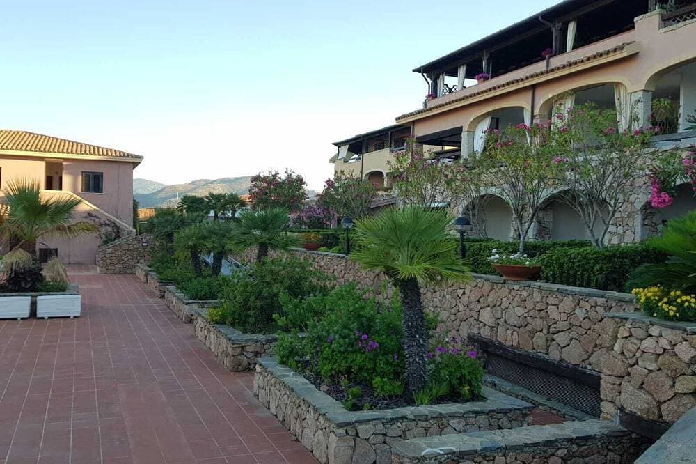 Foto 11 von 30: Wohnung 250 Meter vom Meer entfernt komplett renoviert mit privatem Garten