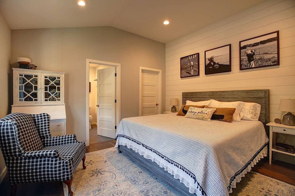 Foto 4 von 33: Otter Getaway - Quartermaster Harbor Beach House.