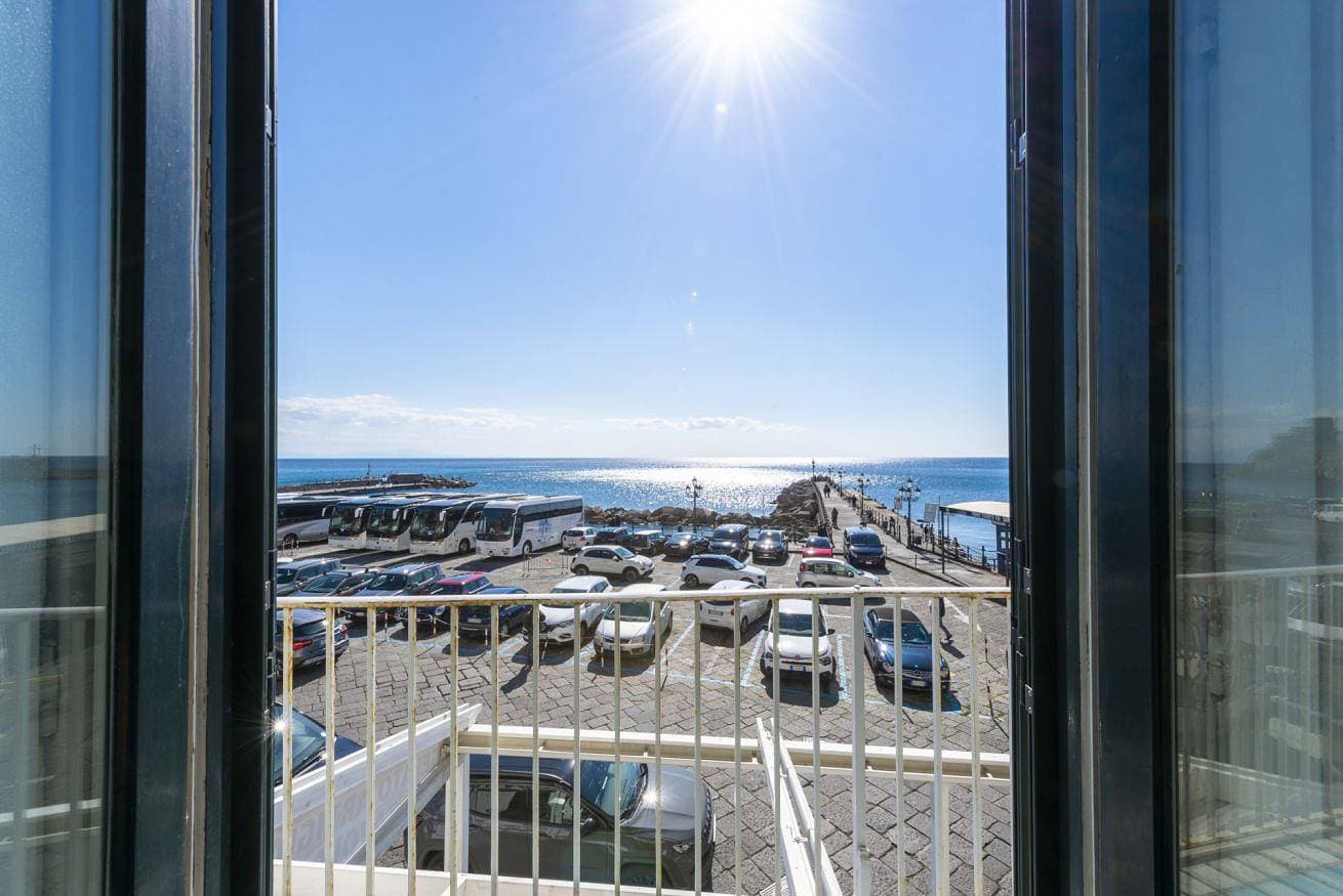 Foto 10 von 33: Ferienwohnung für 2 Personen mit Meerblick