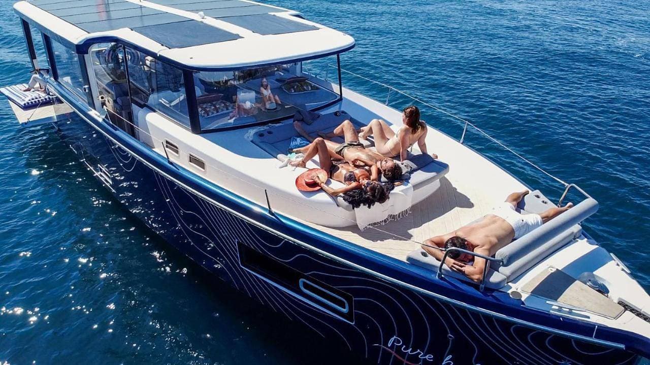 Aquaïa, Saint-Tropez by sea 1
