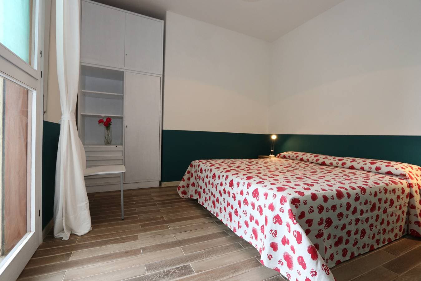 Foto 10 von 25: Ferienwohnung mit Klimaanlage und Balkon