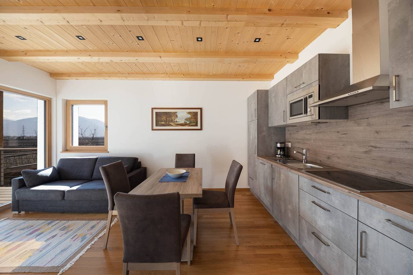 Foto 4 von 25: Helle Ferienwohnung "1 Weger" mit Panoramablick auf die Berge, WLAN & Balkon