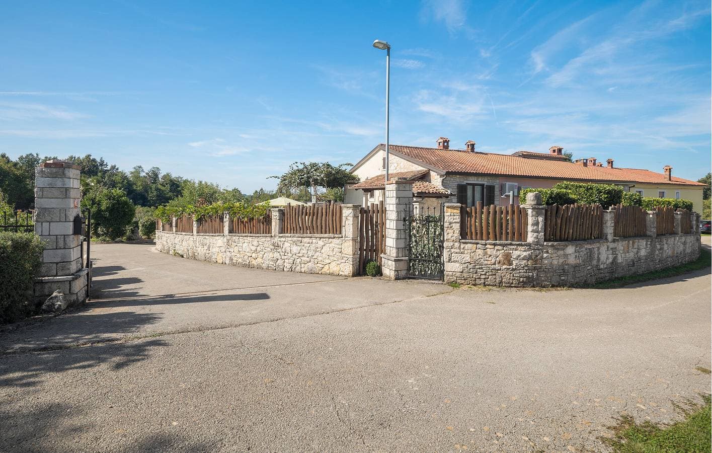 Gemütliche 1-Zimmer-Wohnung mit Terrasse, WLAN und Parkplatz 1