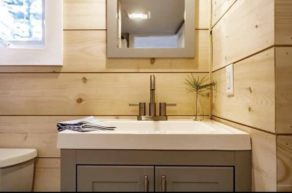Foto 10 von 28: New Year Round Luxury Modern Camp direkt am Sebago See!