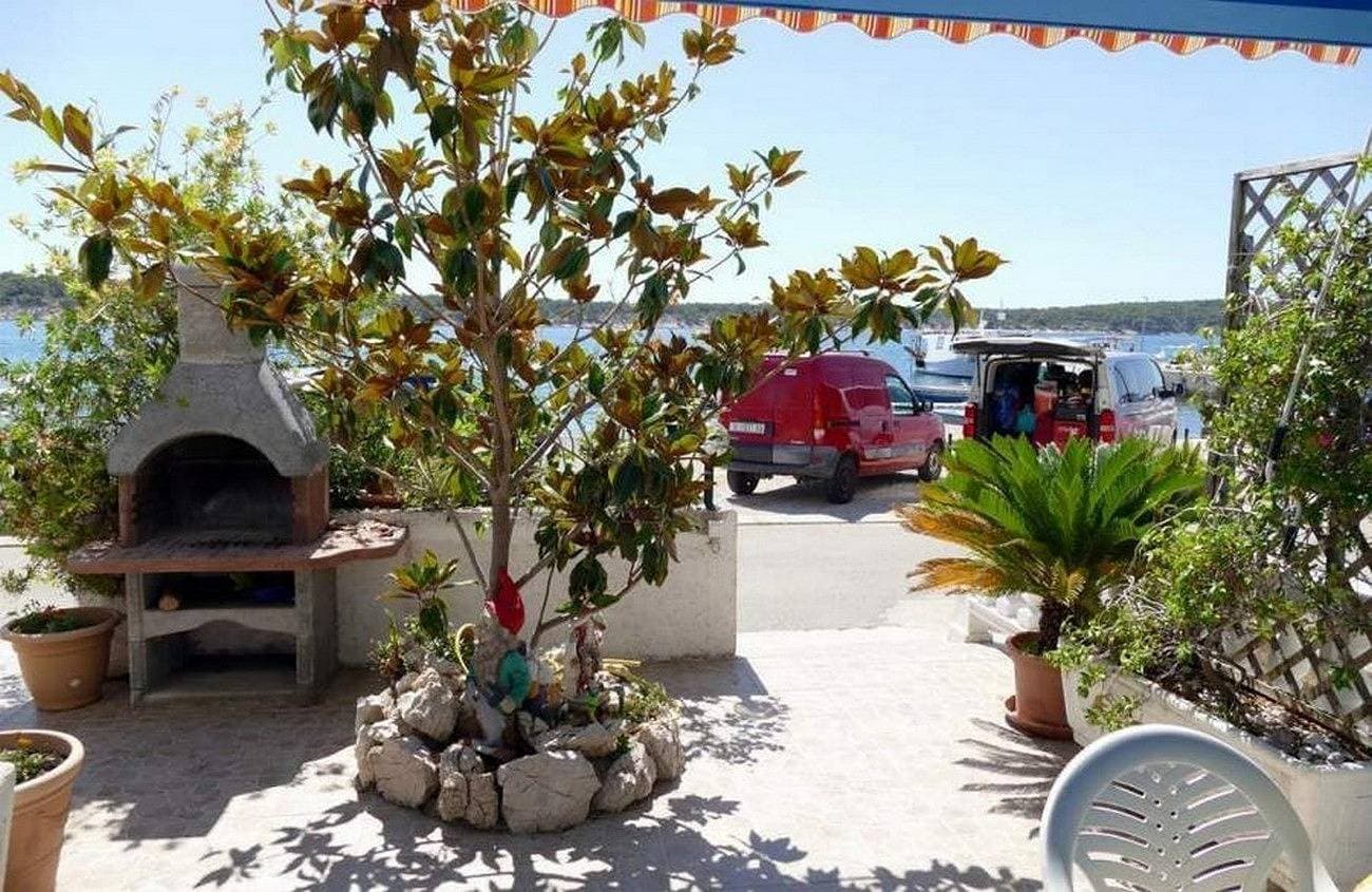 1-Zimmer-Ferienwohnung am Strand Barbat, Rab -a 1