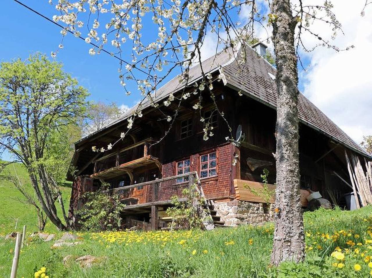 Foto 8 von 34: Kabine 'Ferienhütte Biobetrieb Lippenhof' mit Privatterrasse und Balkon
