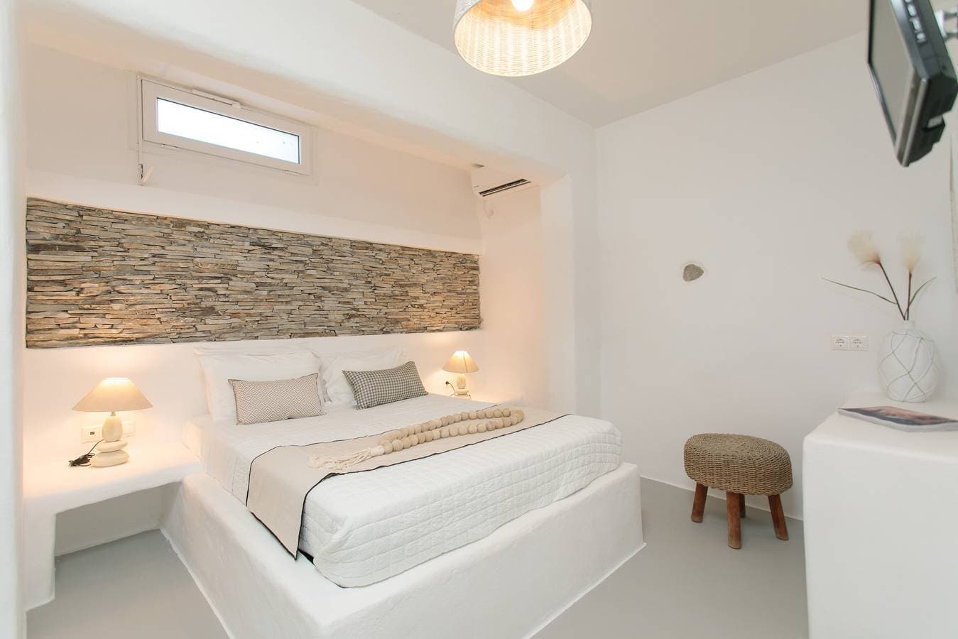 Foto 4 von 18: Ferienwohnung in einem Hotel 'Irida Earthly 1bedroom Apartment' mit Meerblick, WLAN und Klimaanlage